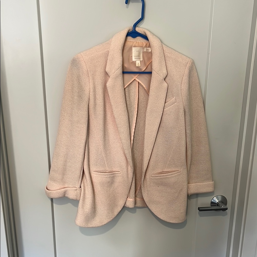 Pink Relaxed Blazer with Classic Lapel and Lightweight Fabric